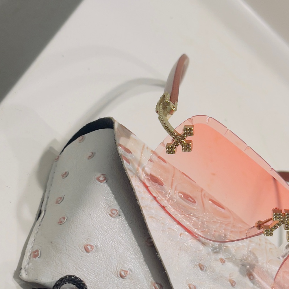 Gothic Pink Cross Sunglasses - Picture 3 of 5